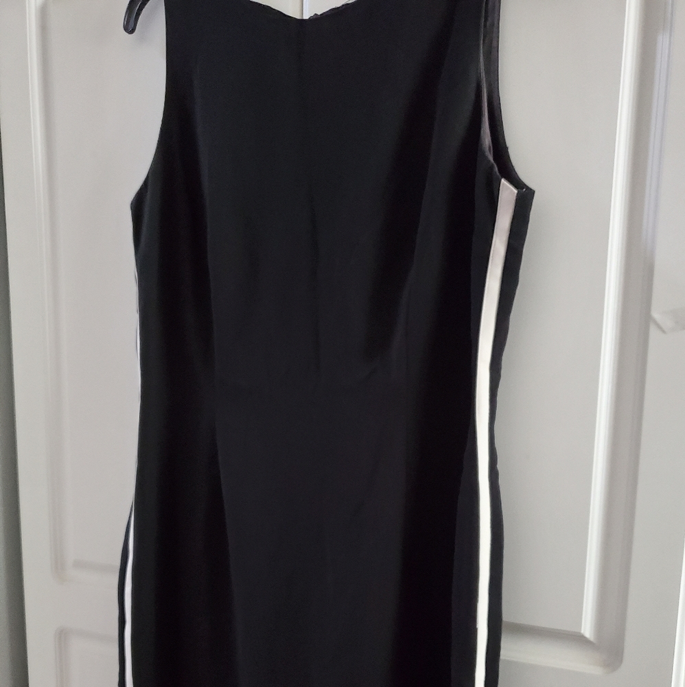 PLUS SIZE- DRESS - Picture 7 of 7